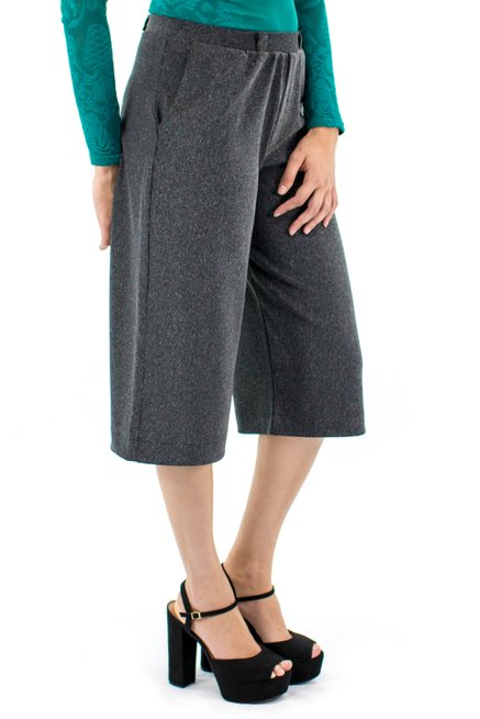 Calça Pantacourt Lisa Preto Acetinado