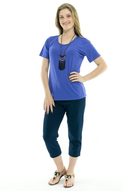 Calça Capri Canelada Lisa Azul Marinho
