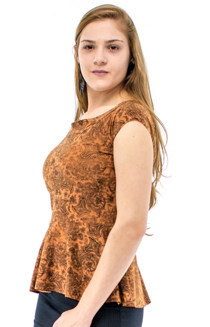 Blusa Manga Curta Daline Camurça Peplum Estampa Floral Caramelo