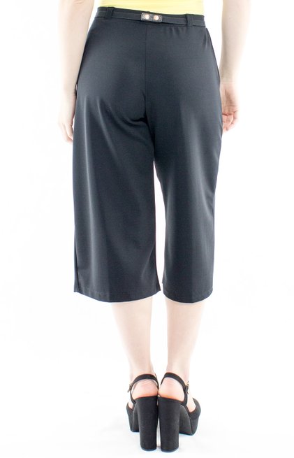 Calça Pantacourt Lisa Preta