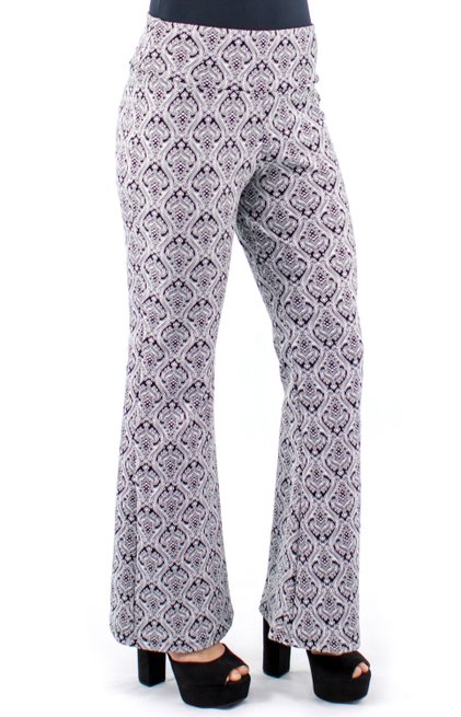 Calça Montaria Flare Estampa Geométrica Preto e Branco