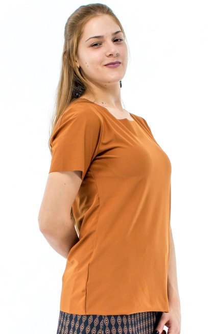 Blusa Manga Curta Camurça Lisa Mostarda
