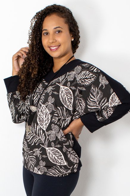Blusa Manga 7/8 Estampa Floral Preta e Branca