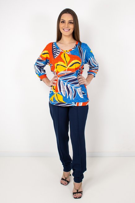 Blusa Marinheiro Manga ¾ em Malha Viscolycra Estampa Listra com Folhas Coloridas