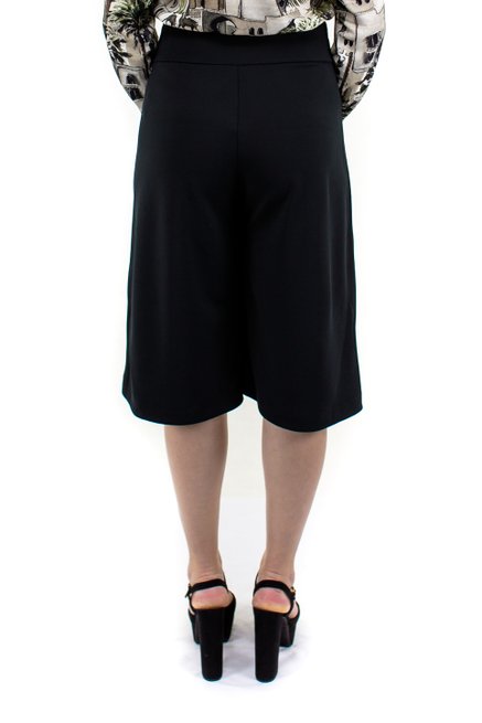 Calça Pantacourt Envelope Lisa Preta