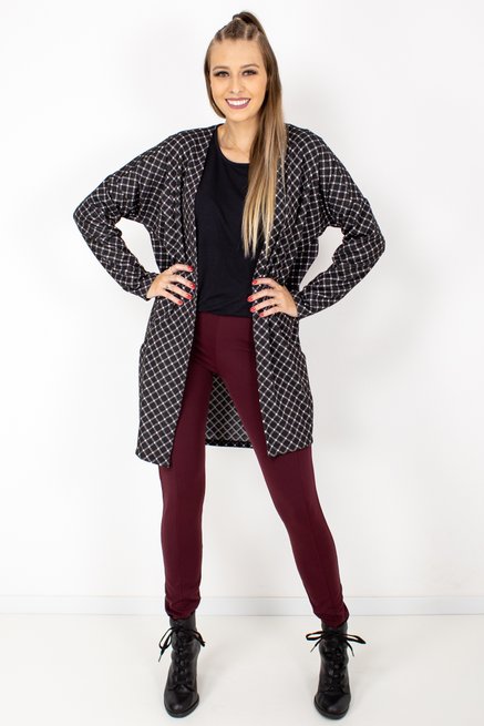 Casaco Gabrielle Alongado Jacquard Xadrez Preto e Branco