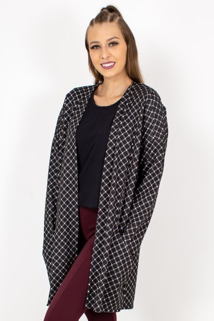 Casaco Gabrielle Alongado Jacquard Xadrez Preto e Branco