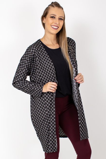 Casaco Gabrielle Alongado Jacquard Xadrez Preto e Branco