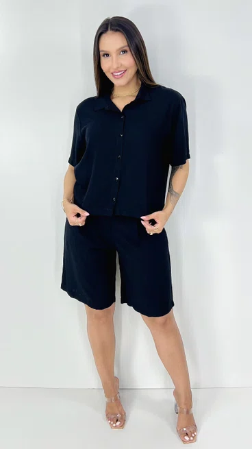 Conjunto Feminino Clássico Bermuda e Camisa Manga Curta Liso Preto