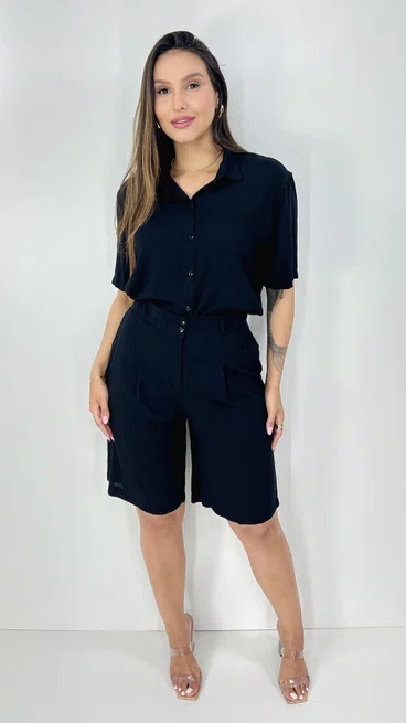Conjunto Feminino Clássico Bermuda e Camisa Manga Curta Liso Preto
