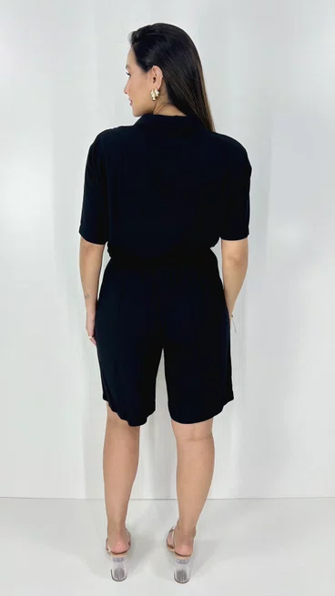 Conjunto Feminino Clássico Bermuda e Camisa Manga Curta Liso Preto