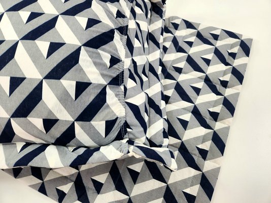 Fronha Malha Matelada Estampa Geométrica Azul Marinho e Cinza