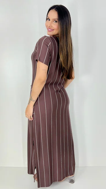 Vestido Feminino Longo Camisetão Manga Curta Marrom com Listras Brancas