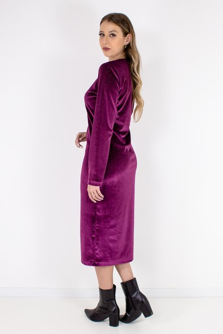 Vestido Feminino Manga Longa em Veludo Liso