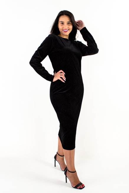 Vestido Feminino Manga Longa em Veludo Liso Preto