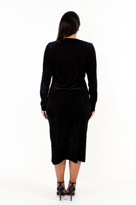 Vestido Feminino Manga Longa em Veludo Liso Preto