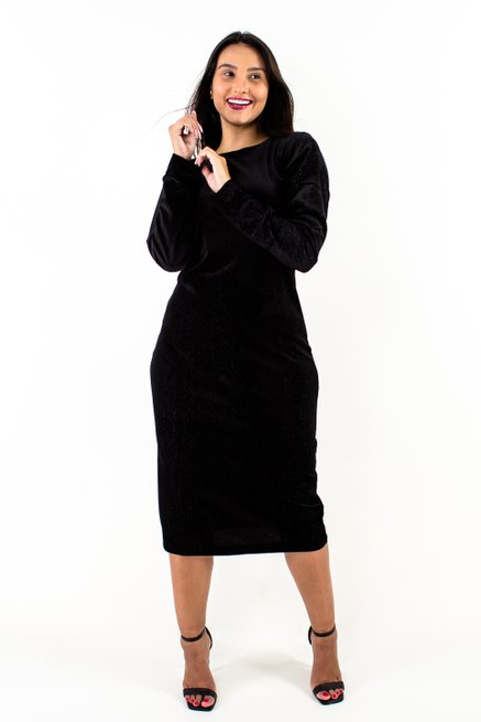 Vestido Feminino Manga Longa em Veludo Liso Preto