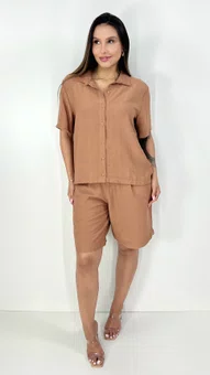 Conjunto Feminino Clássico Bermuda e Camisa Manga Curta Liso Marrom