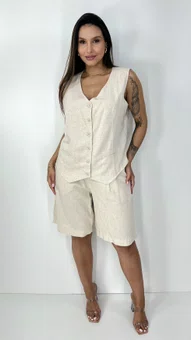 Conjunto Feminino Colete e Bermuda em Linho Cor Cru