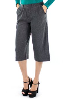 Calça Pantacourt Lisa Preto Acetinado