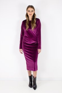 Vestido Feminino Manga Longa em Veludo Liso